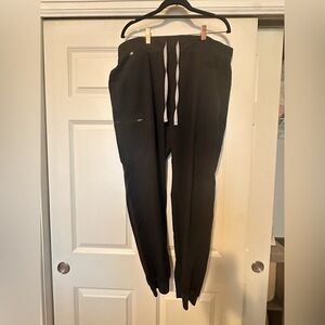 Figs women’s Zamora jogger style scrub pant
